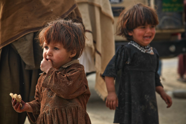 kids at refugee camp